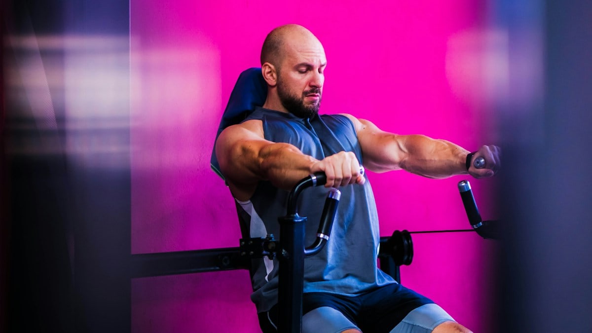 IG pics: ana_mariacalugar_foto IG model: octaviu_ch Book your photoshoot with me now! Gym session.